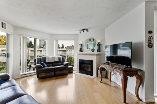 320-1220 Lasalle Place, Coquitlam, BC 