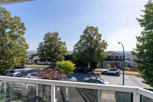 2249 Fraserview Drive, Vancouver, BC 