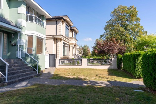 2249 Fraserview Drive, Vancouver, BC 