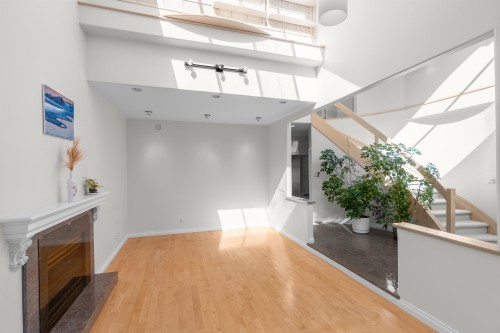 2249 Fraserview Drive, Vancouver, BC 