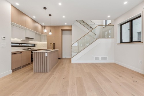 1-448 20Th Avenue W, Vancouver, BC 