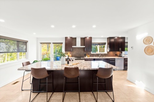 463 Beachview Drive, North Vancouver, BC 