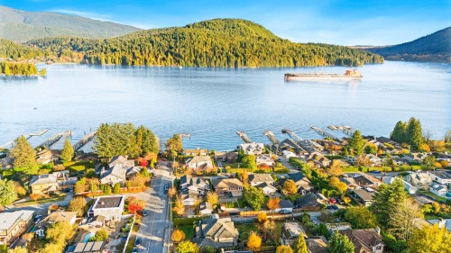 463 Beachview Drive, North Vancouver, BC 