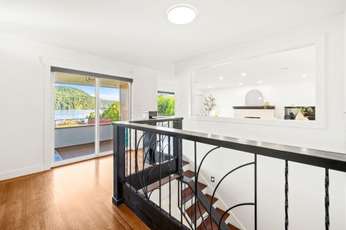 463 Beachview Drive, North Vancouver, BC 