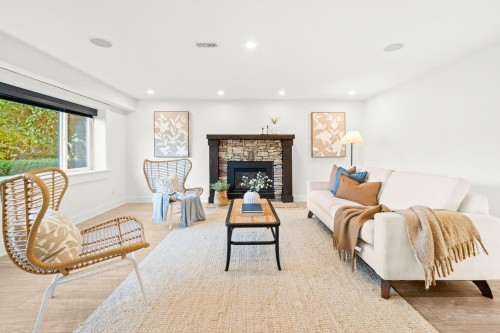 463 Beachview Drive, North Vancouver, BC 