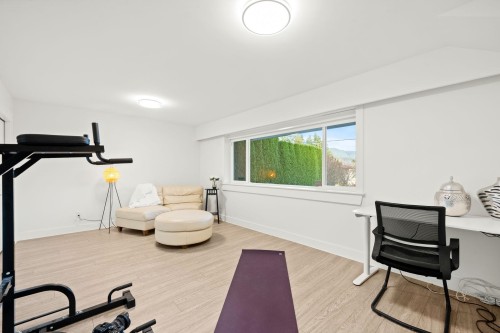 463 Beachview Drive, North Vancouver, BC 