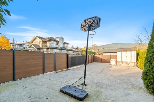 463 Beachview Drive, North Vancouver, BC 