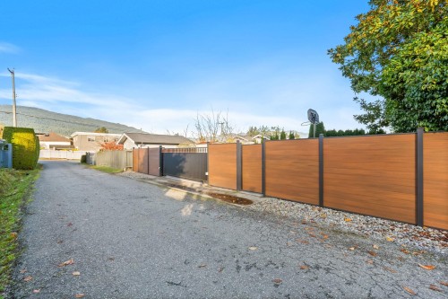 463 Beachview Drive, North Vancouver, BC 