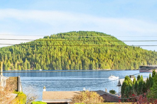 463 Beachview Drive, North Vancouver, BC 