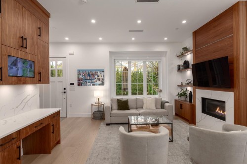 959 13Th Avenue E, Vancouver, BC 