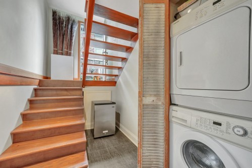 2303 3Rd Avenue W, Vancouver, BC 