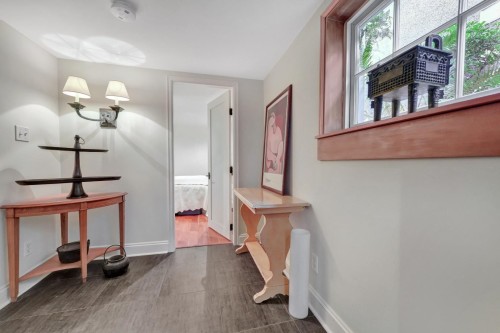 2303 3Rd Avenue W, Vancouver, BC 