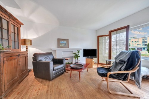 2303 3Rd Avenue W, Vancouver, BC 