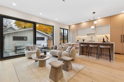 2-448 20th Avenue W Vancouver, BC V5Y 2C8