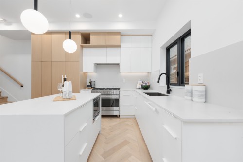 1-3118 Windsor Street, Vancouver, BC 