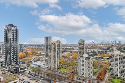 2301-4168 Lougheed Highway, Burnaby, BC 