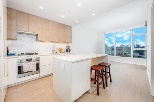 2301-4168 Lougheed Highway, Burnaby, BC 