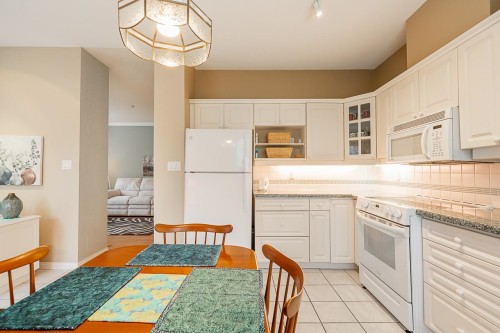 202-3098 Guildford Way, Coquitlam, BC 