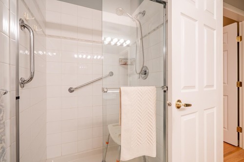 202-3098 Guildford Way, Coquitlam, BC 