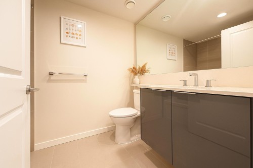 706-3100 Windsor Gate, Coquitlam, BC 