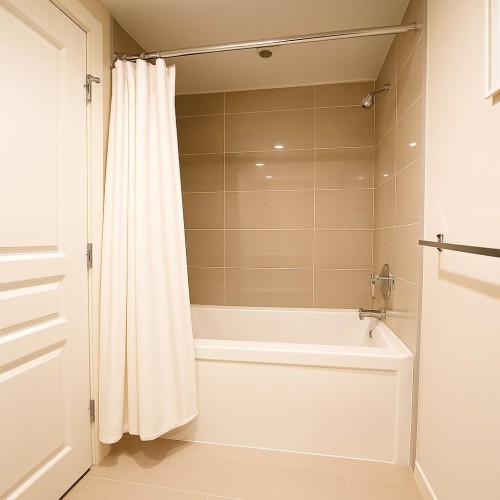 706-3100 Windsor Gate, Coquitlam, BC 