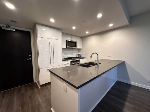 706-3100 Windsor Gate, Coquitlam, BC 