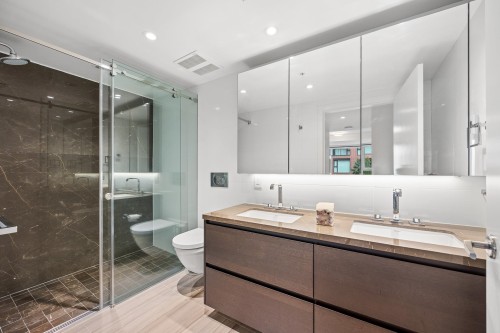 305-1571 57Th Avenue W, Vancouver, BC 