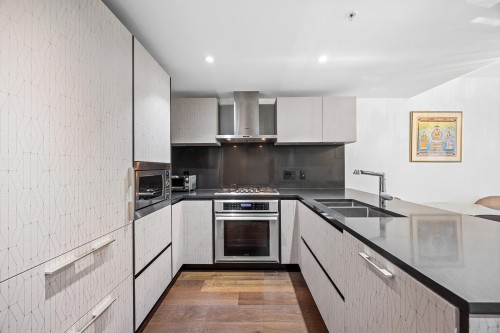 305-1571 57Th Avenue W, Vancouver, BC 