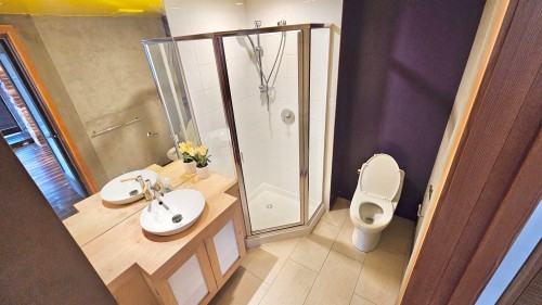 480 Robson Street, Vancouver, BC 