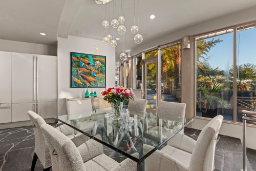 3912 Marine Drive, West Vancouver, BC 