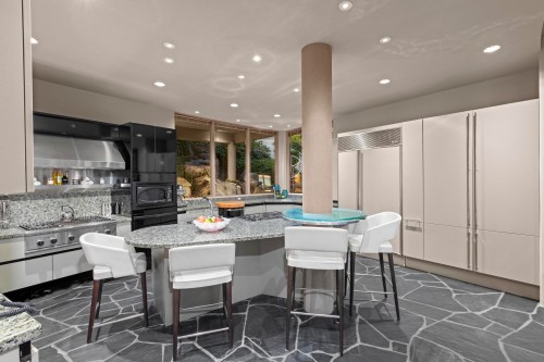 3912 Marine Drive, West Vancouver, BC 