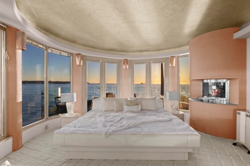 3912 Marine Drive, West Vancouver, BC 