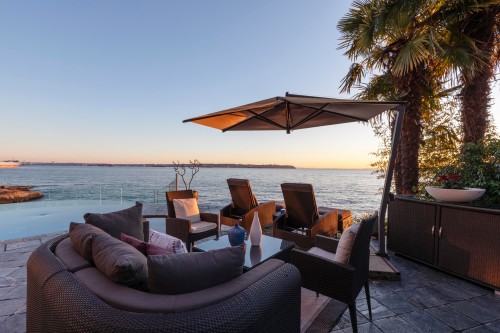 3912 Marine Drive, West Vancouver, BC 