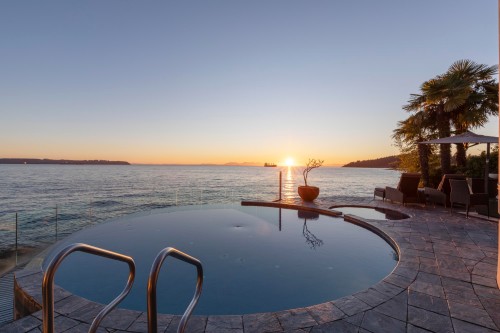 3912 Marine Drive, West Vancouver, BC 