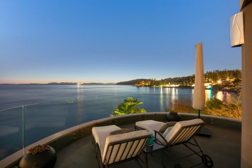 3912 Marine Drive, West Vancouver, BC 