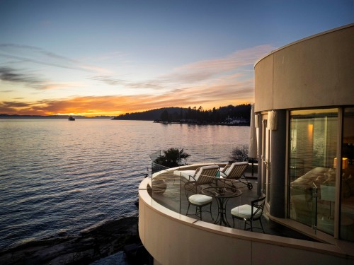 3912 Marine Drive, West Vancouver, BC 