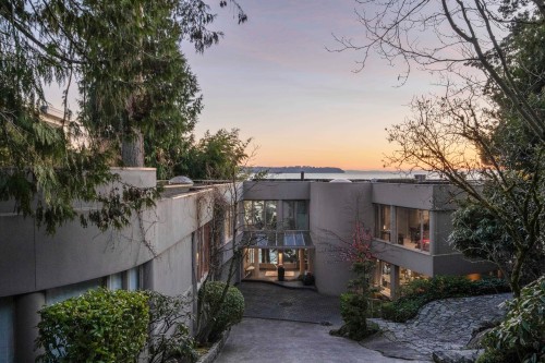 3912 Marine Drive, West Vancouver, BC 