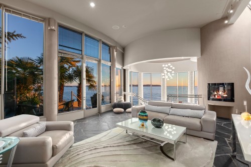 3912 Marine Drive, West Vancouver, BC 