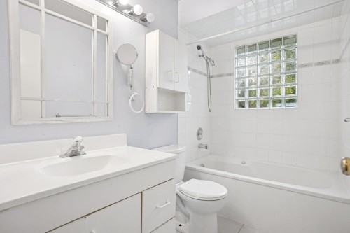 5447 River Road, Delta, BC 