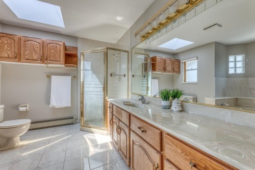 4930 Venables Street, Burnaby, BC 