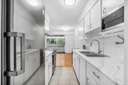 704-555 28Th Street W, North Vancouver, BC 