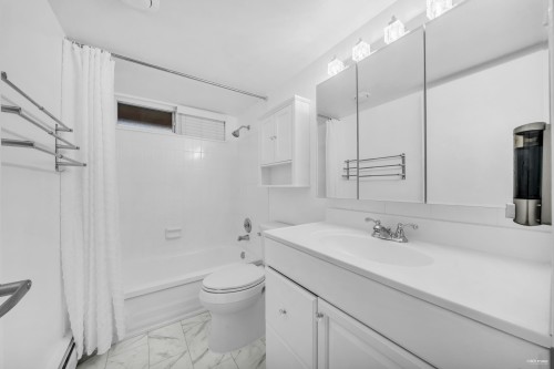 704-555 28Th Street W, North Vancouver, BC 