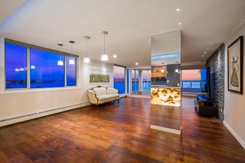 602-2090 Argyle Avenue, West Vancouver, BC 