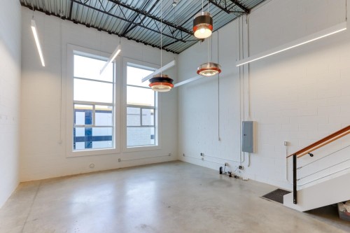 302-1220 Pender Street E, Vancouver, BC 