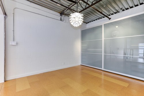 302-1220 Pender Street E, Vancouver, BC 