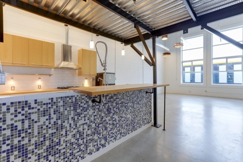 302-1220 Pender Street E, Vancouver, BC 