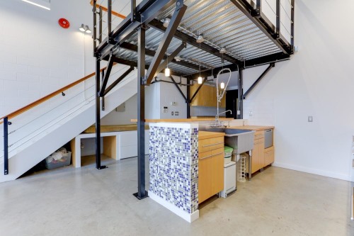 302-1220 Pender Street E, Vancouver, BC 