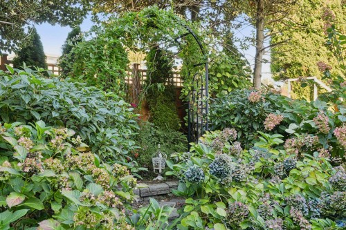 333 Keith Road E, North Vancouver, BC 