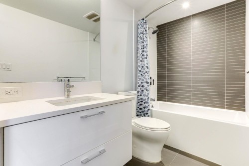 1702-8538 River District Crossing, Vancouver, BC 