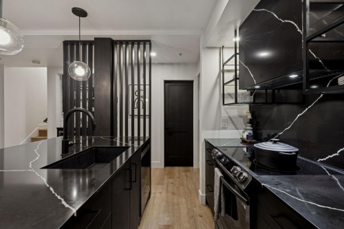 104-2119 Yew Street, Vancouver, BC 